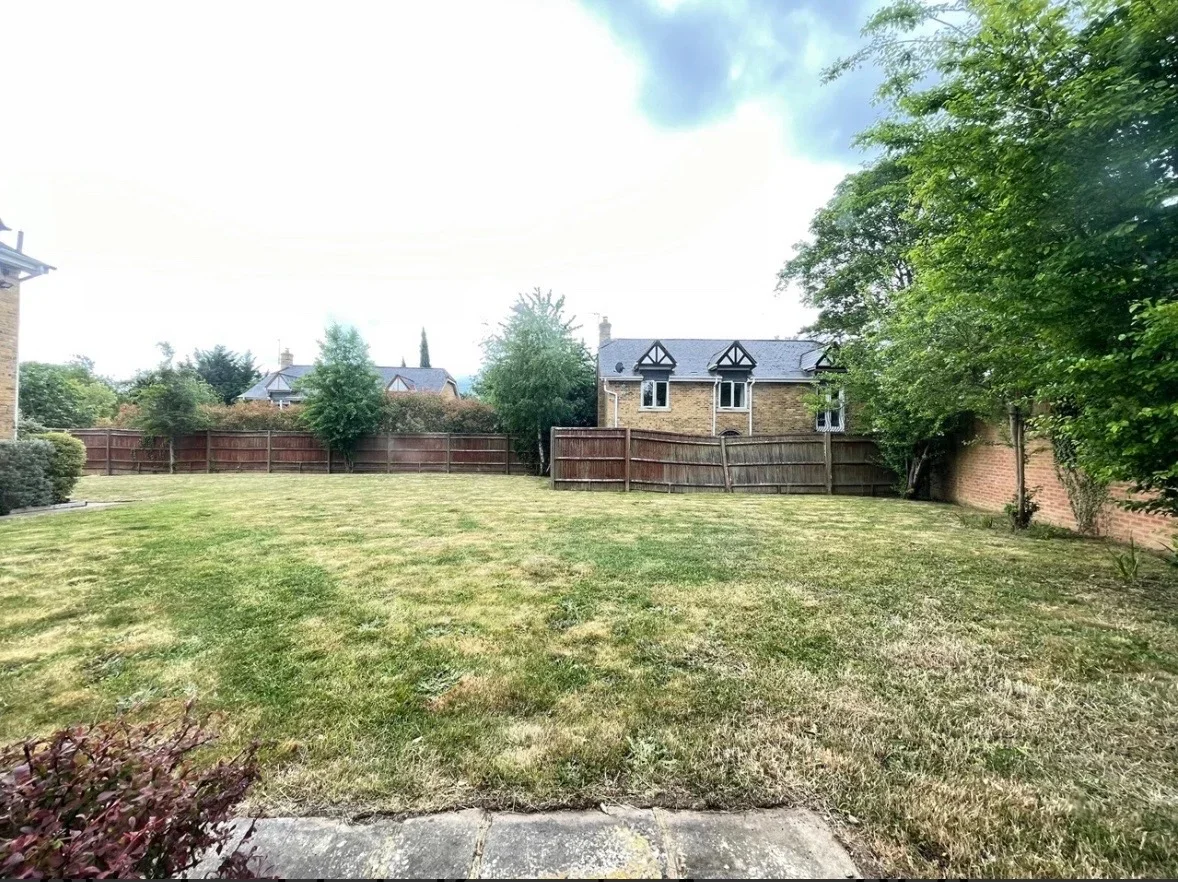 Flat Allhusen Place in Stoke Poges