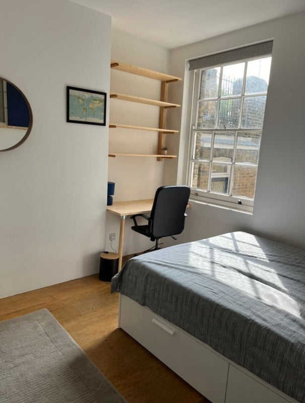 Room Haberdasher Street in Greater London