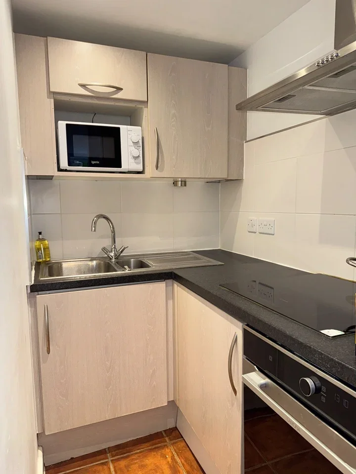 Flat Pickard Street in Greater London