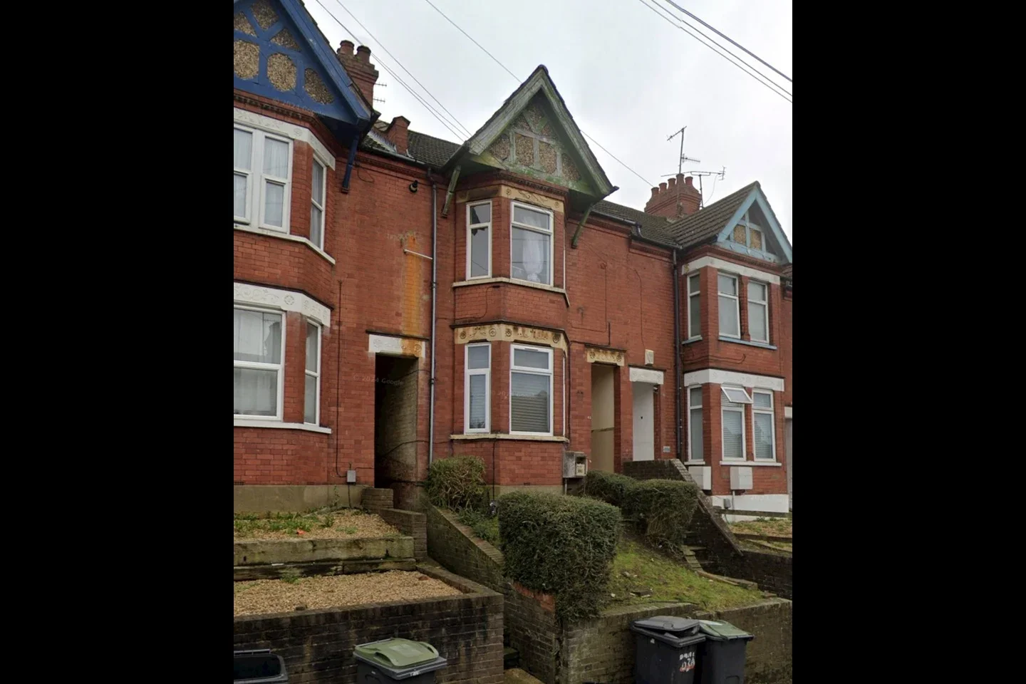 House Russell Rise in Luton