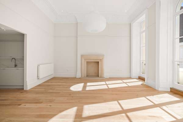Flat Lancaster Gate in City of Westminster
