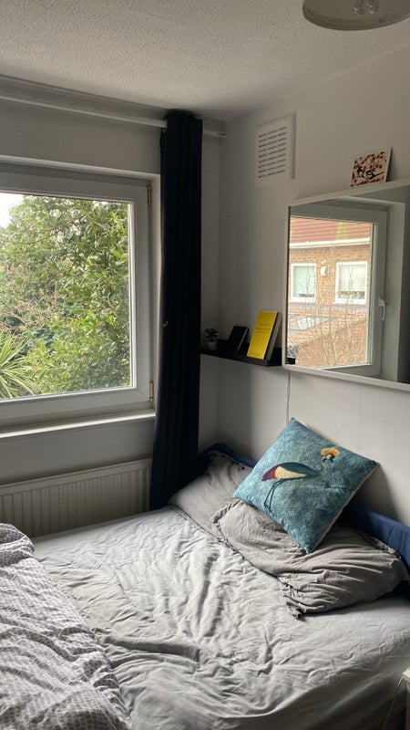 Room Aspen Close in Greater London