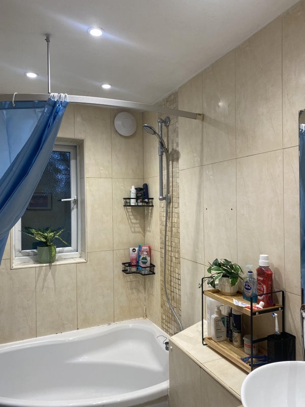 Room Aspen Close in Greater London