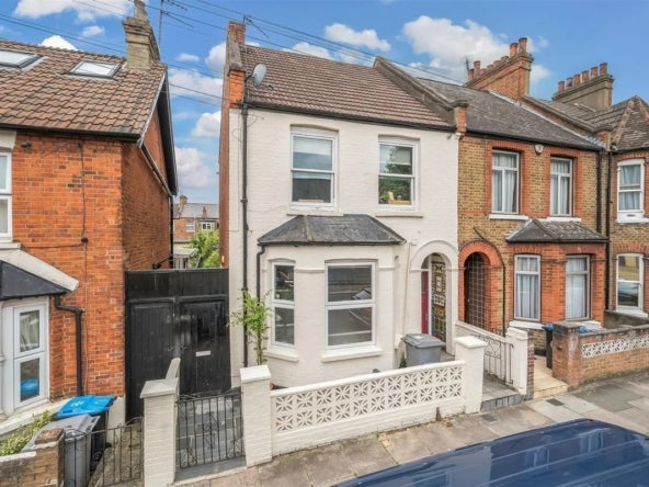 Flat Villiers Road in Greater London