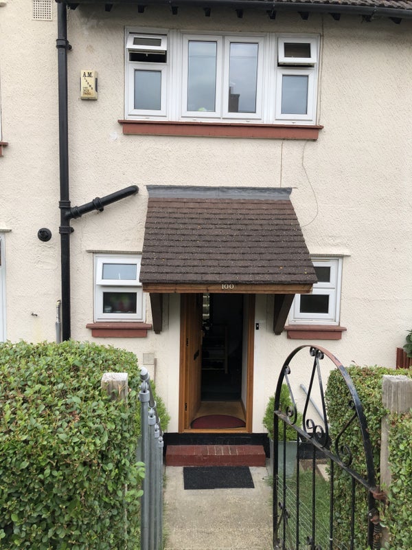 Room Mayeswood Road in Greater London