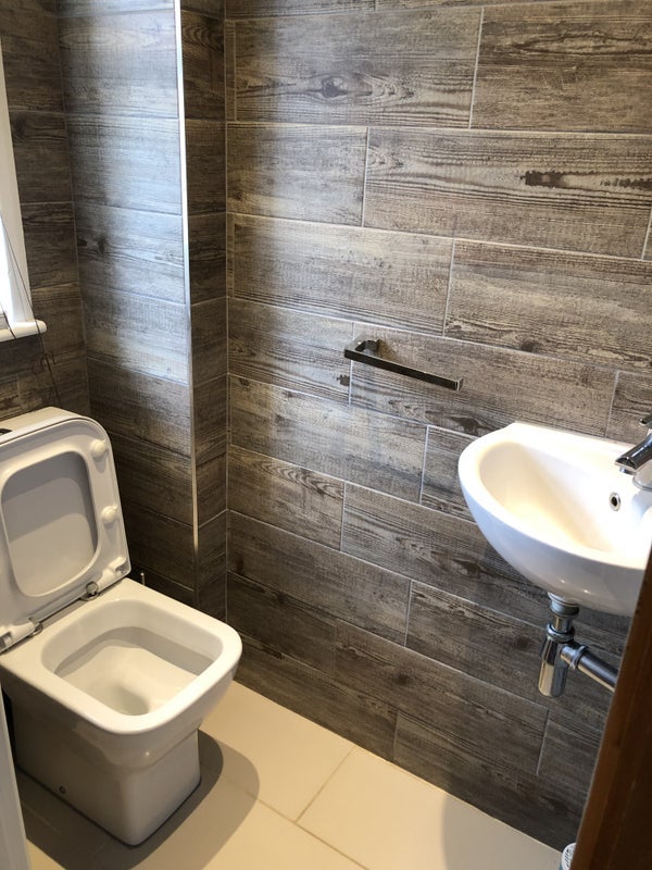 Room Mayeswood Road in Greater London