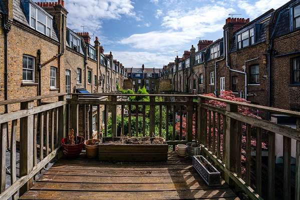 House Halcrow Street in Greater London
