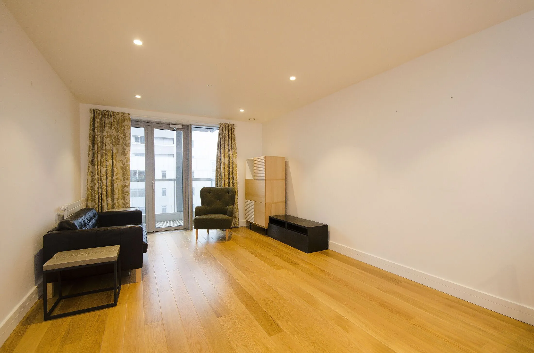 Flat Barking Road in Greater London