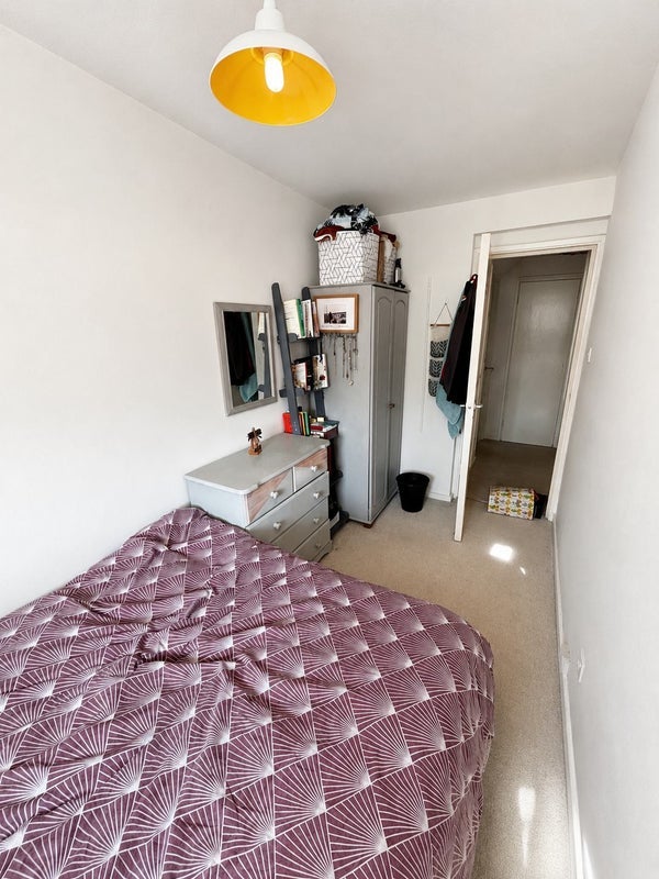 Room Bedford Road in Greater London
