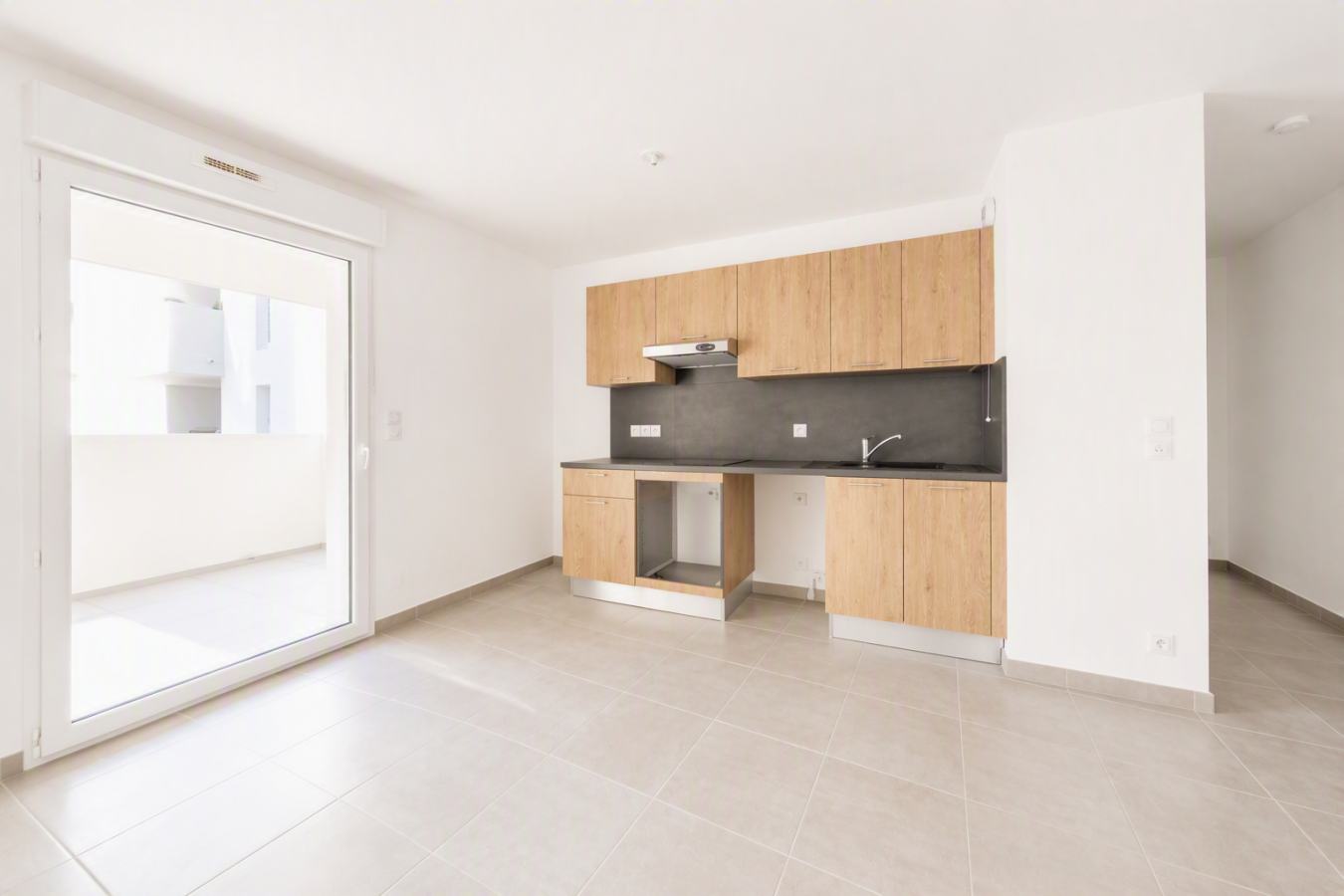 Flat rue des Comptoirs du Littoral in Nice