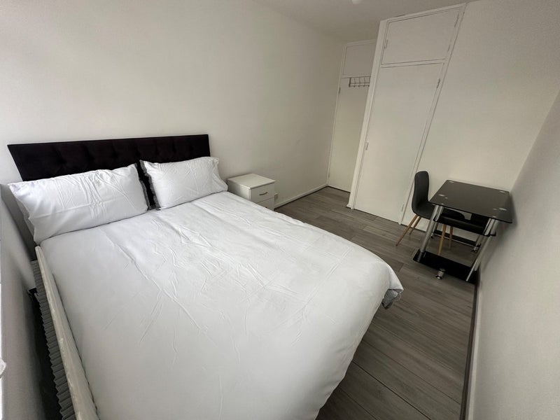 Room Christian Street in Greater London