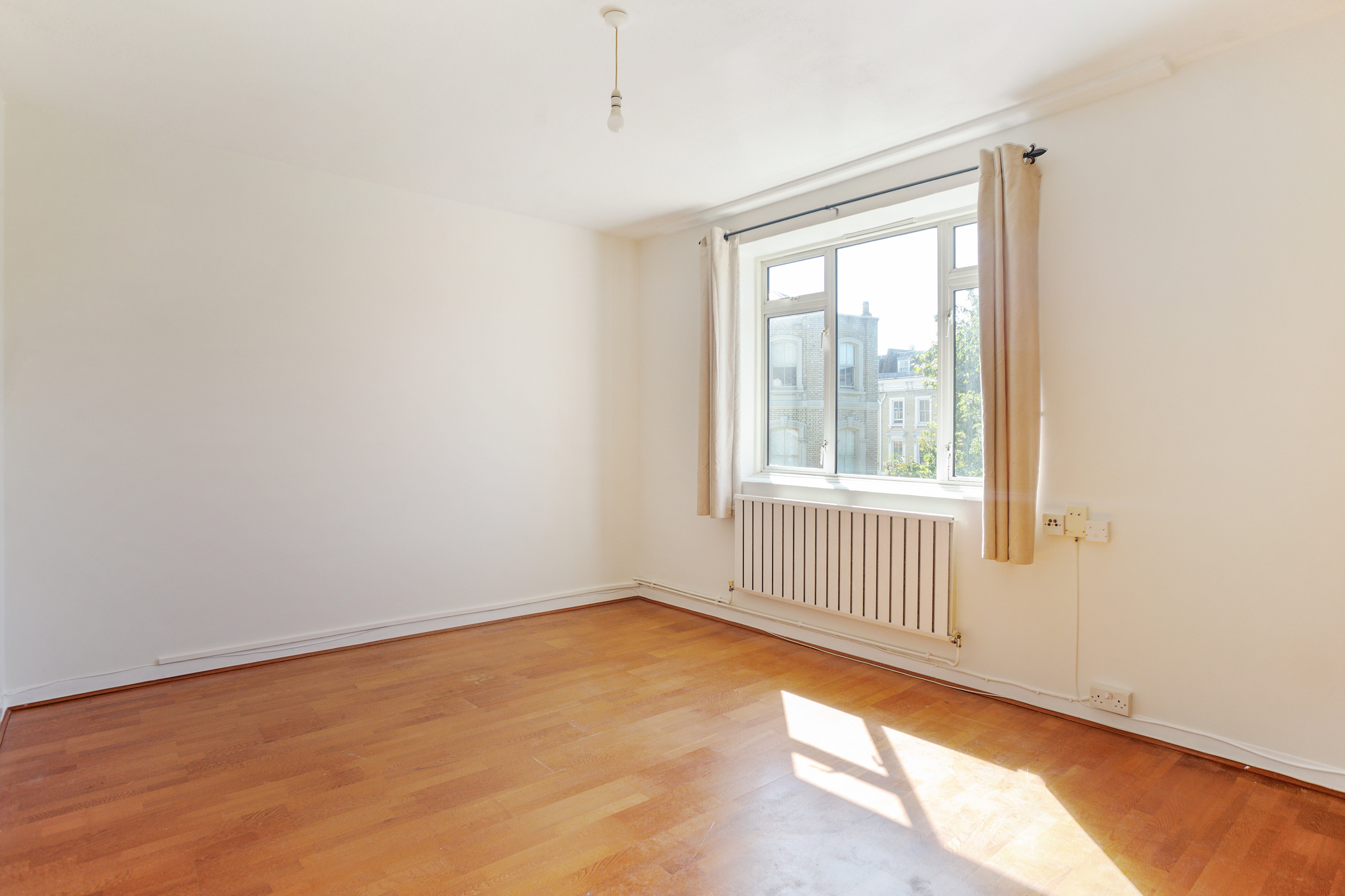 Flat Finborough Road in Greater London