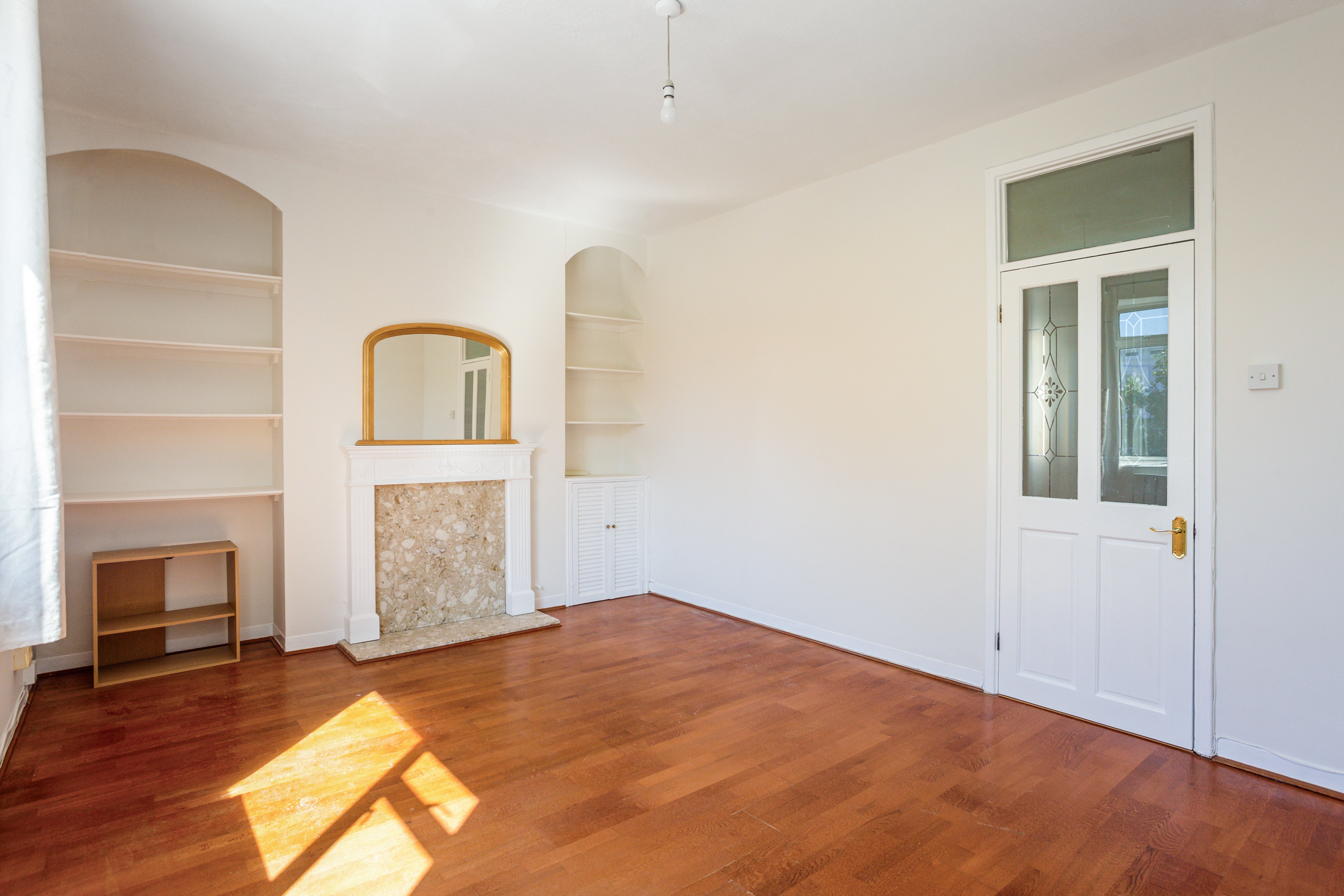 Flat Finborough Road in Greater London