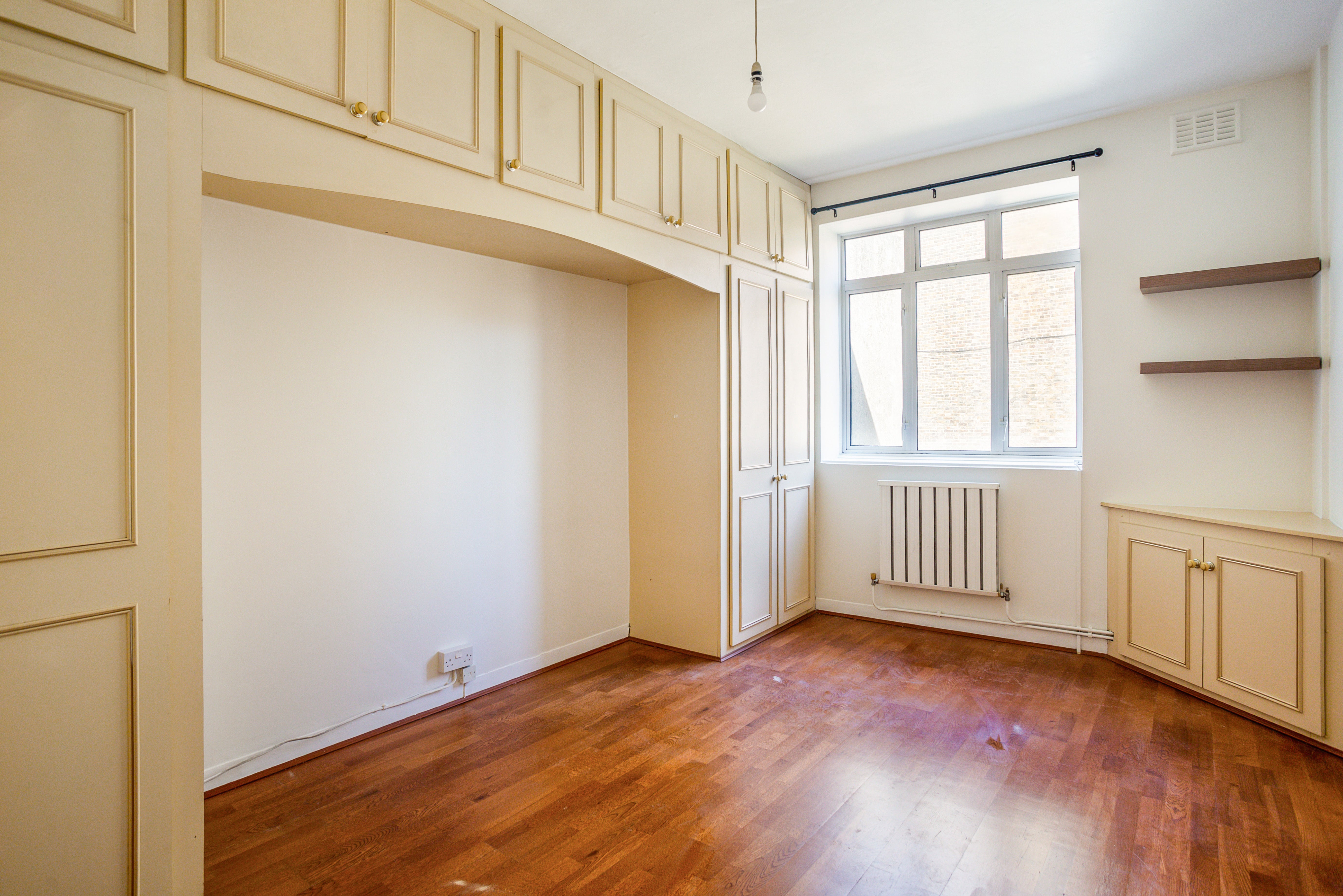 Flat Finborough Road in Greater London
