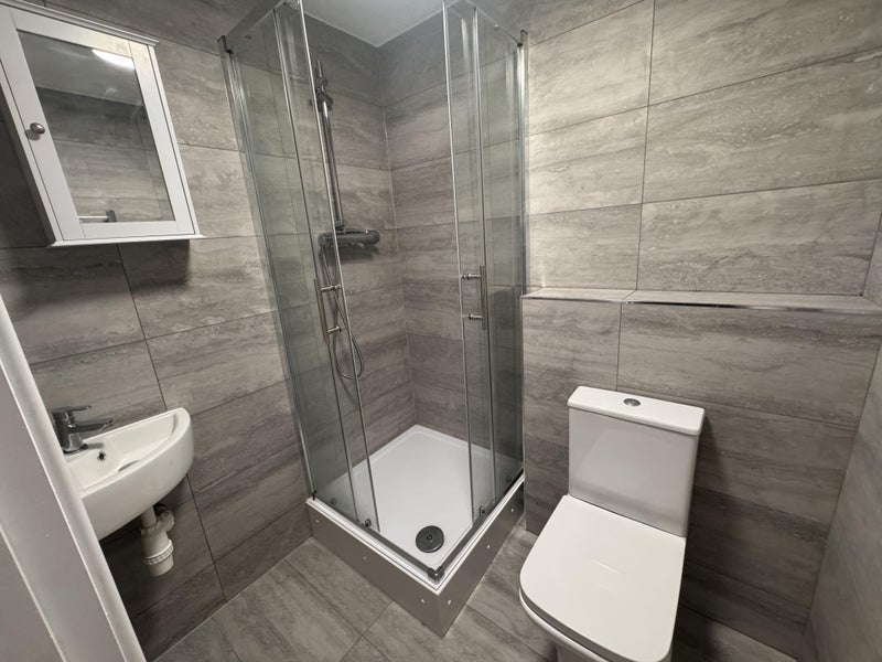 Room Kingswood Road in Basildon