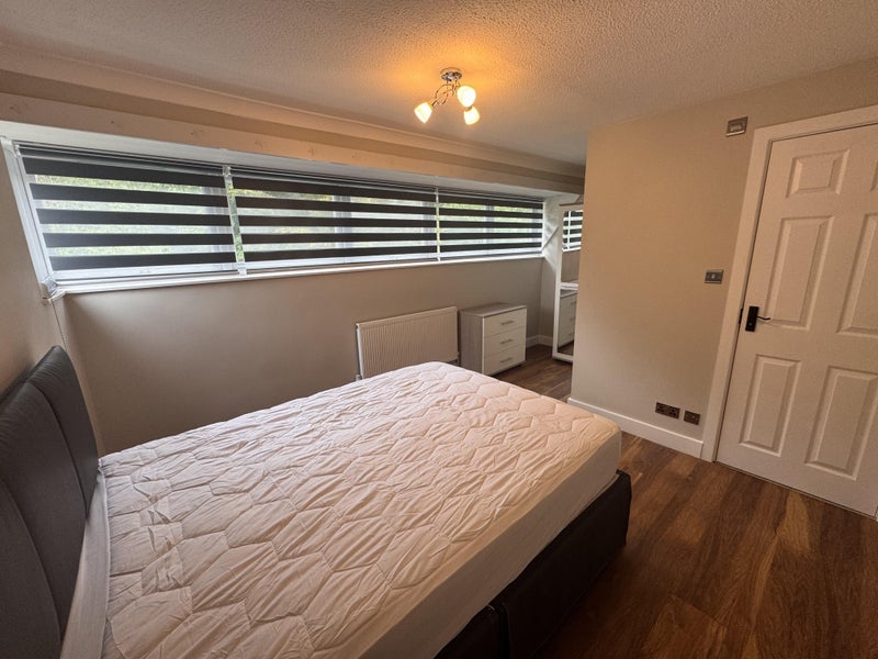 Room Kingswood Road in Basildon