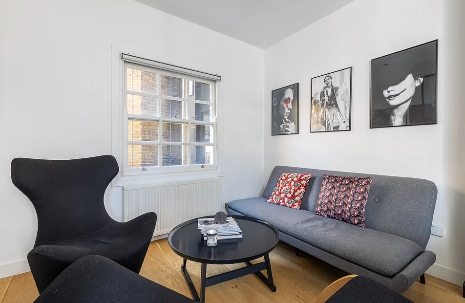 Flat Montpelier Street in City of Westminster