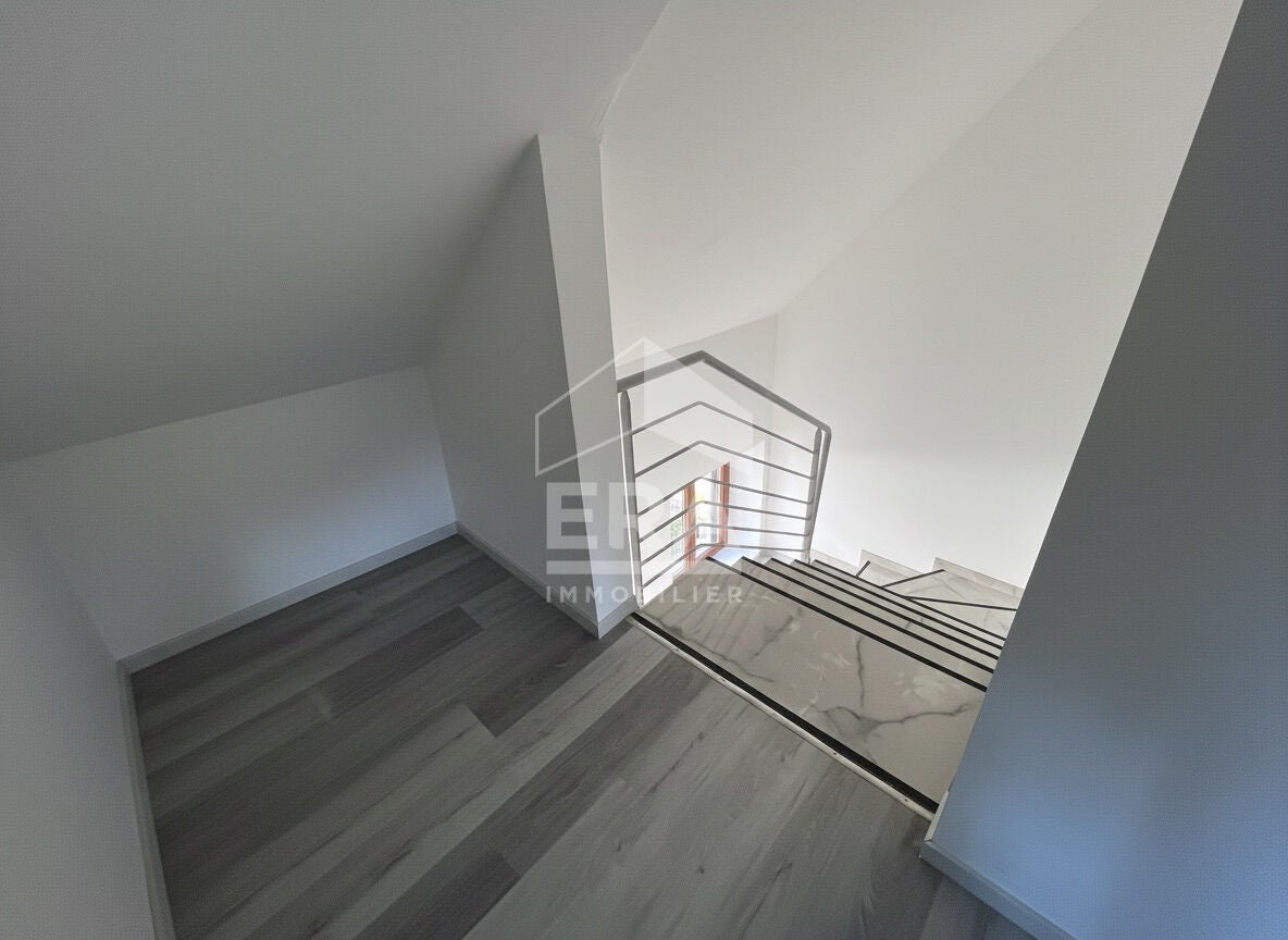 Flat Rue de l'Église in Maisons-du-Bois-Lièvremont