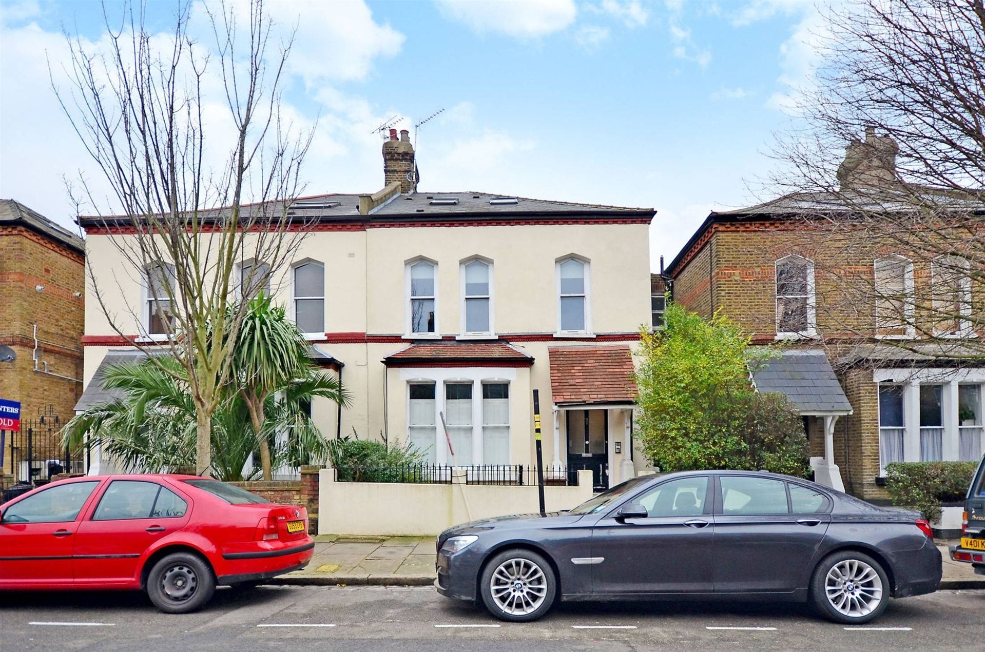 Flat Finsbury Park Road in Greater London