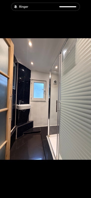 Room Andalus Road in Greater London