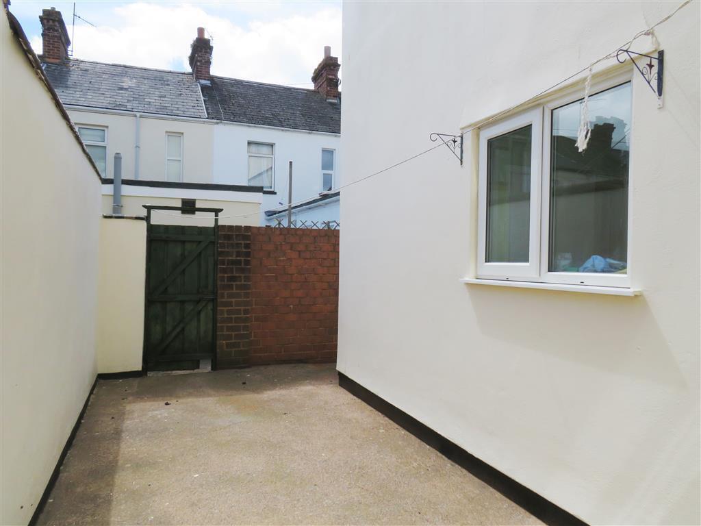Flat Beaufort Road in Exeter