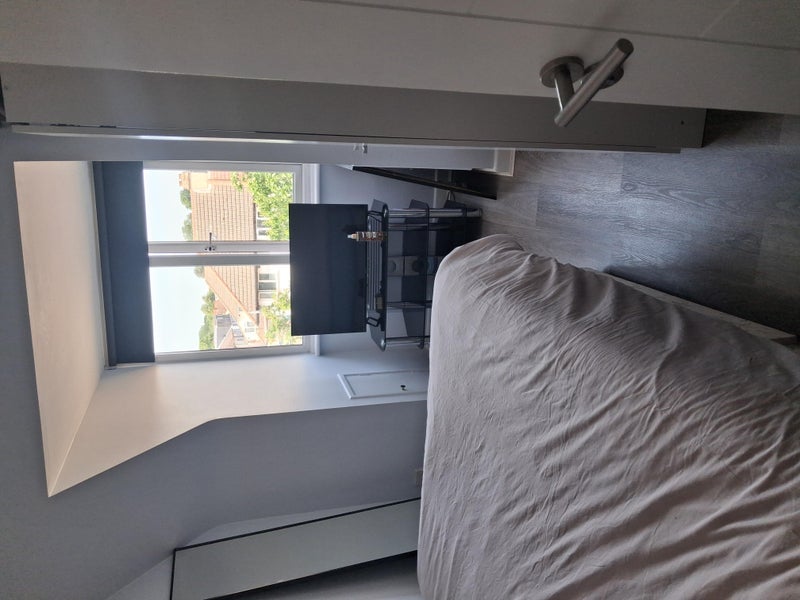 Room Portsmouth Court in Slough