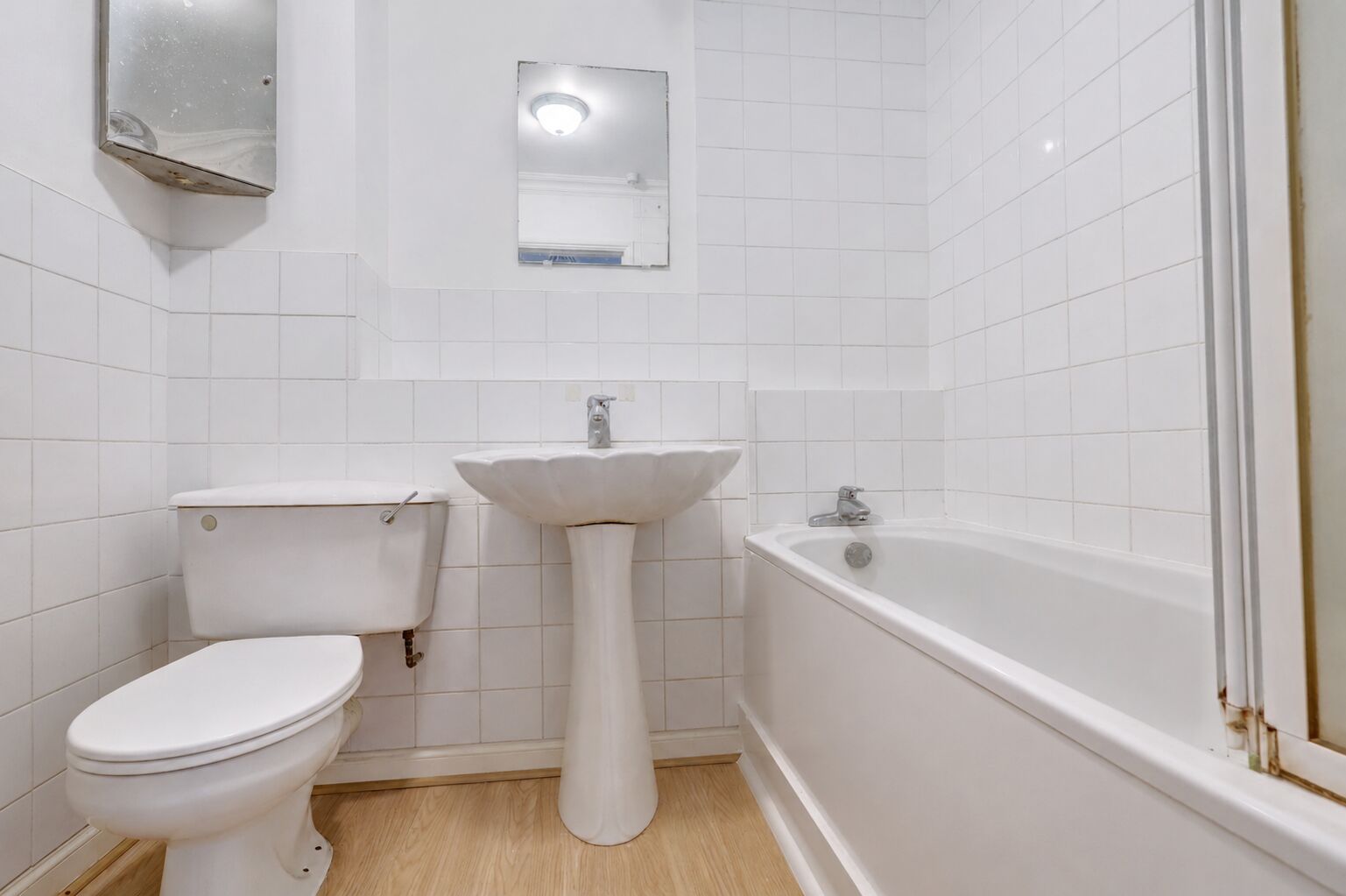 Flat Bassetsbury Lane in High Wycombe Community Board