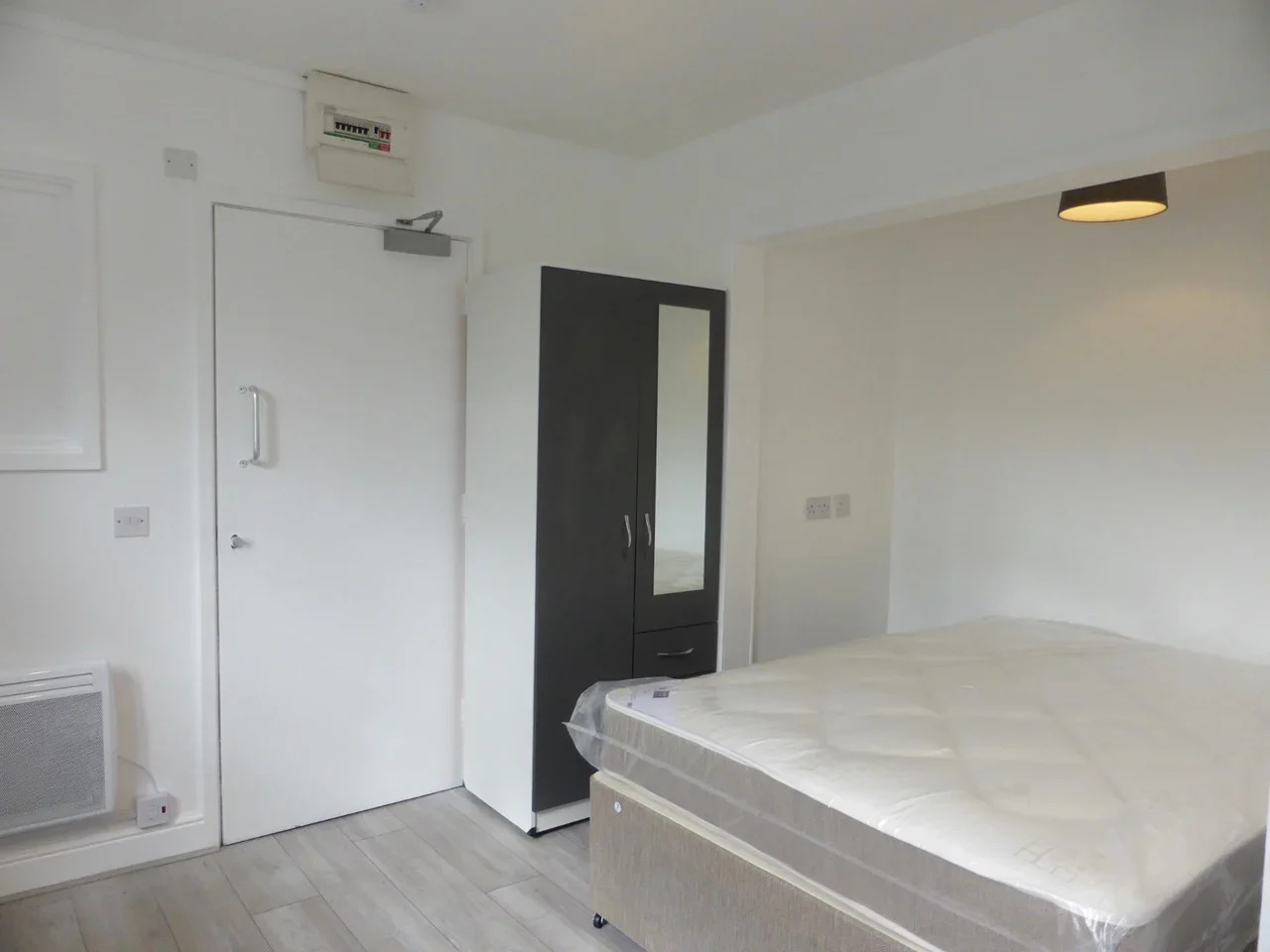 Flat Wellfield Road in Welwyn Hatfield