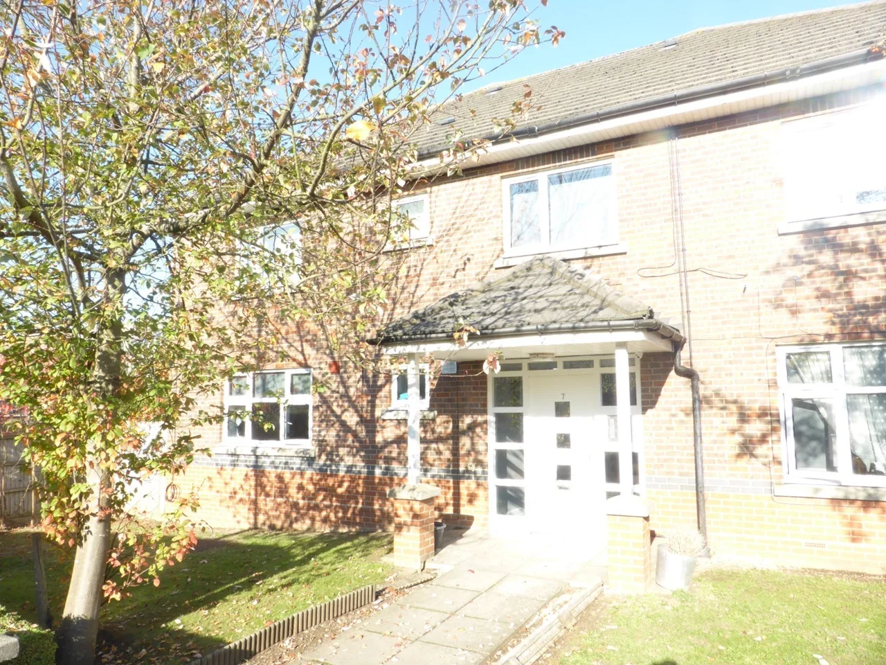Flat Wellfield Road in Welwyn Hatfield