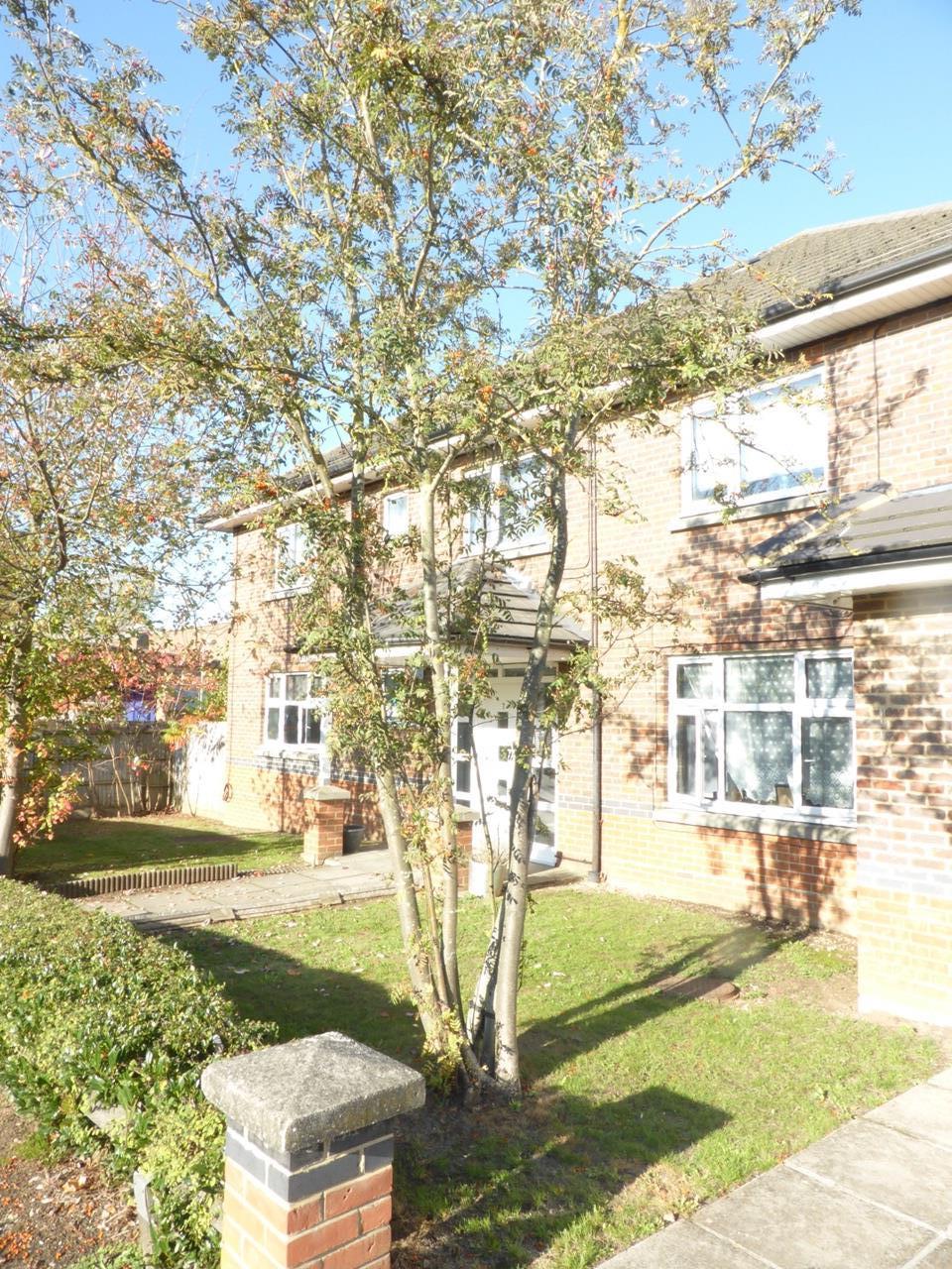 Flat Wellfield Road in Welwyn Hatfield