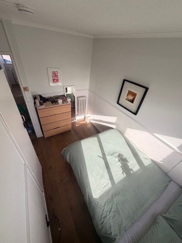 Room Lupus Street in City of Westminster
