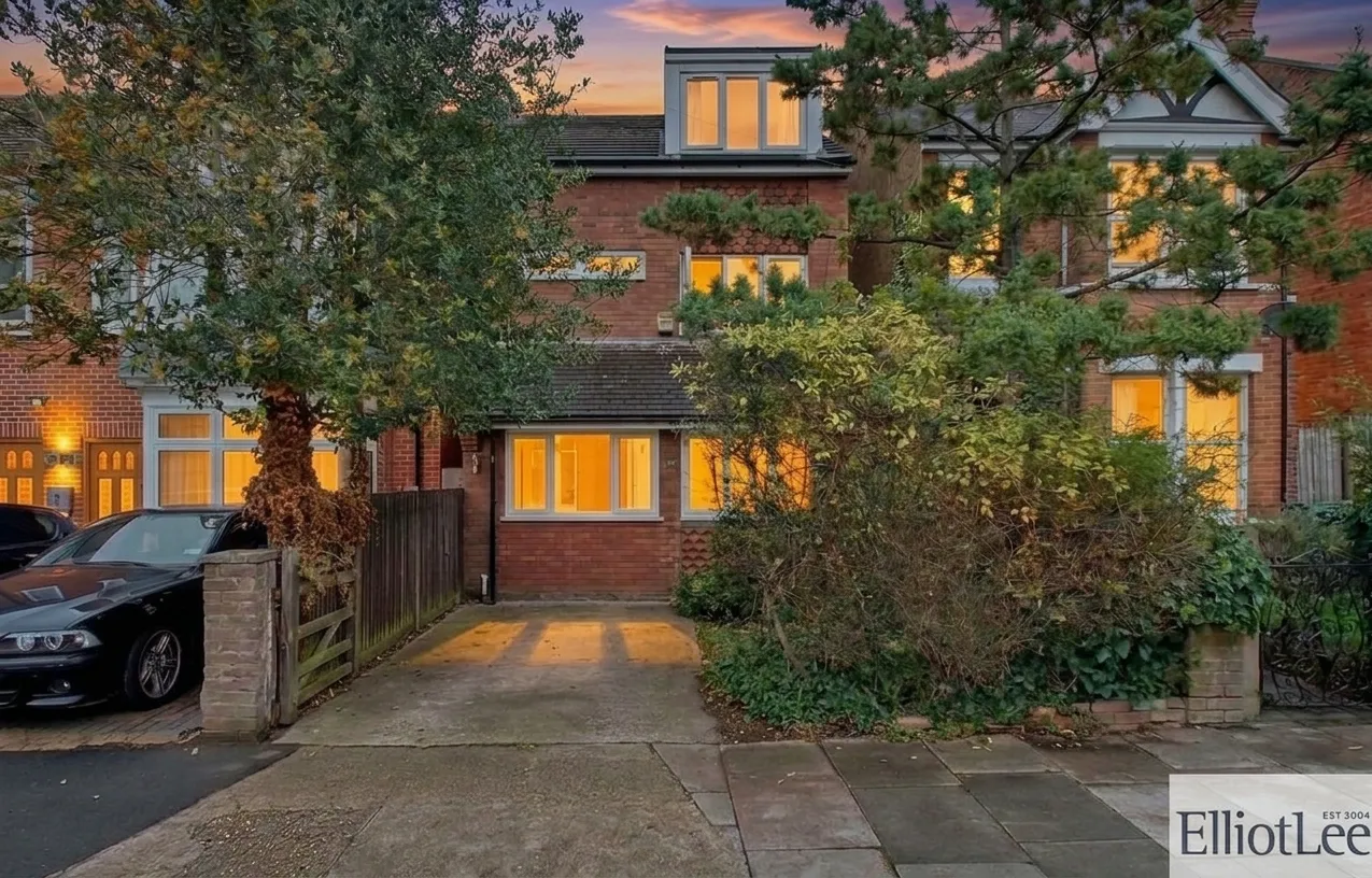 House Salisbury Road in Greater London