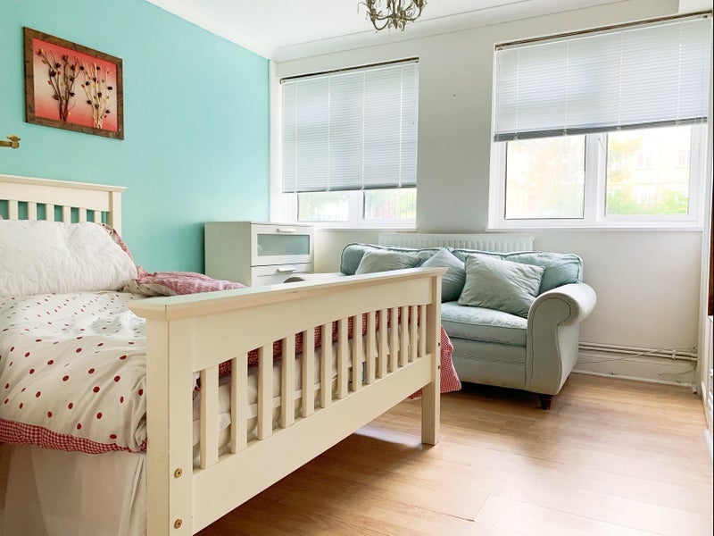 Room Devonshire Street in Greater London