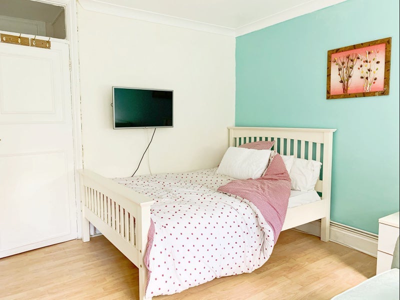 Room Devonshire Street in Greater London