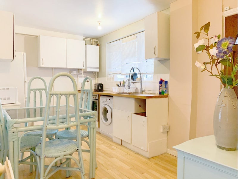 Room Devonshire Street in Greater London