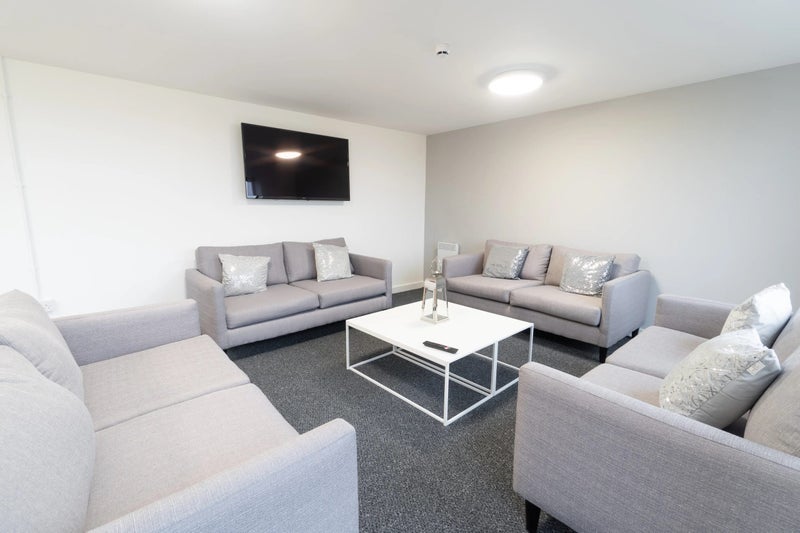 Room Penlinken Drive in Liverpool