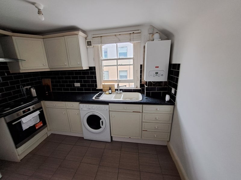 Room Holloway Road in Greater London