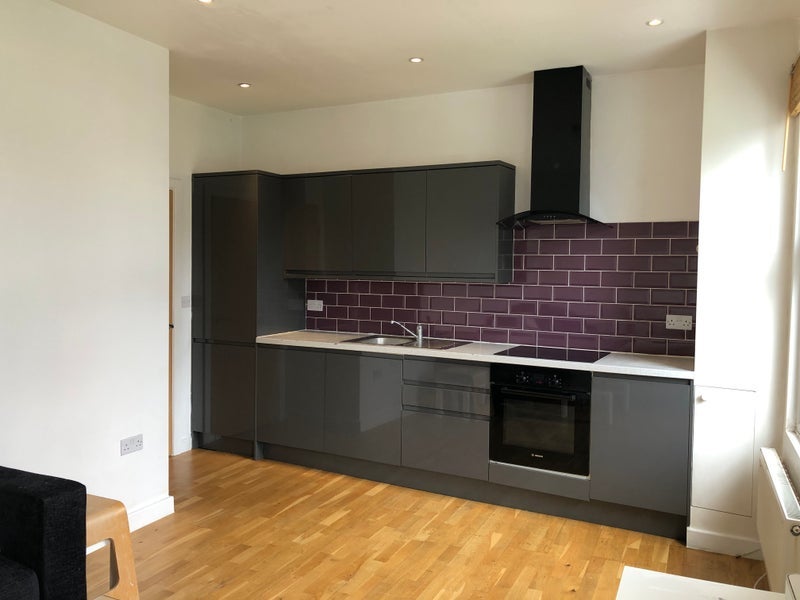 Flat Haydons Road in Greater London