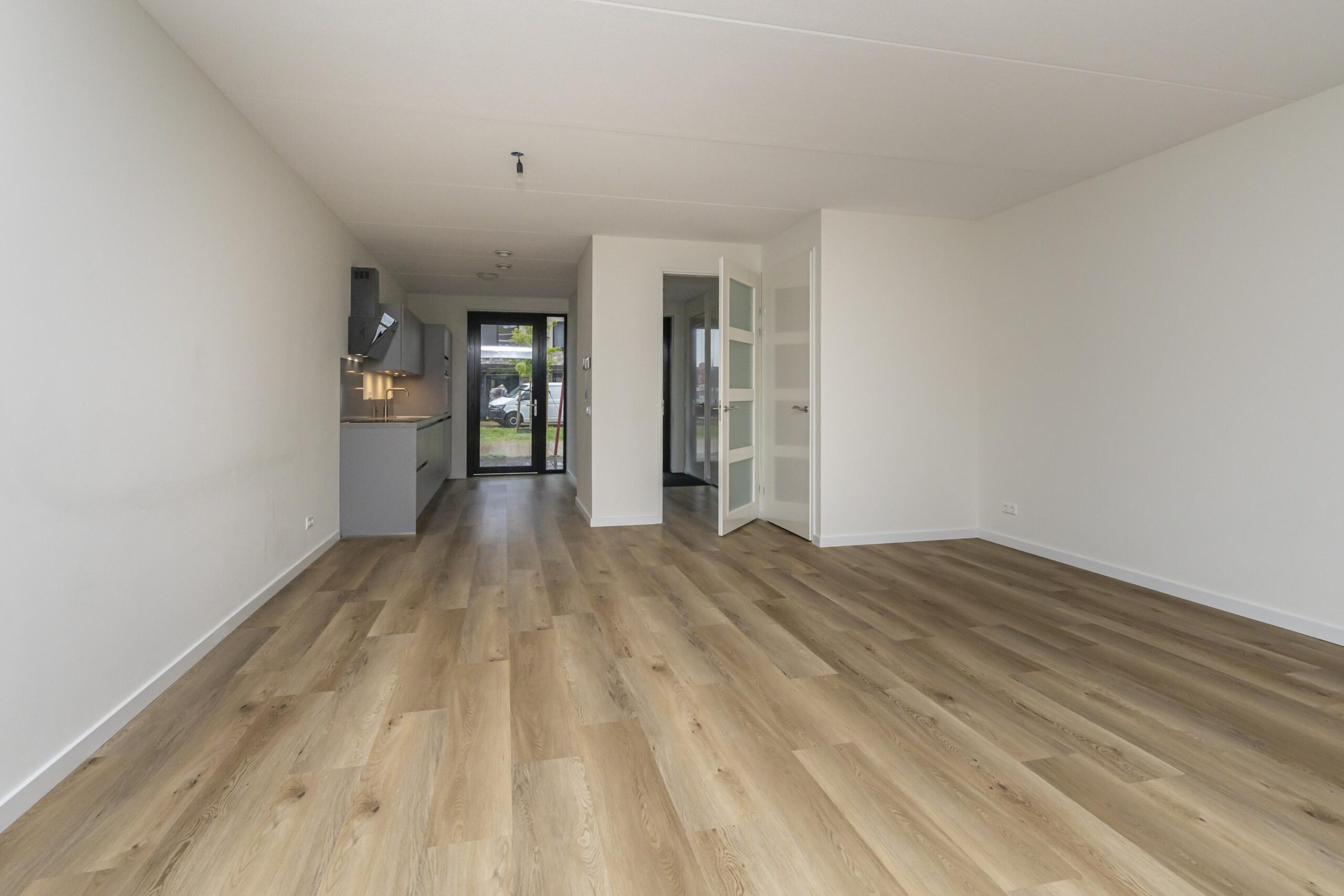 Tussenwoning te koop: Ellen Warmondhof 15, 'S-Gravenhage