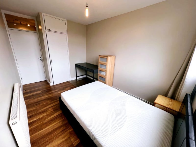 Room Pringle Gardens in Greater London