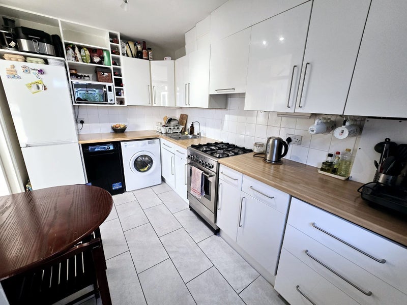 Room Pringle Gardens in Greater London