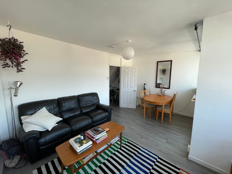 Room White Horse Lane in Greater London