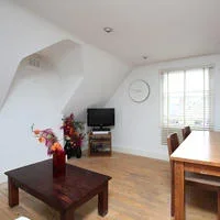 Flat Hayter Road in Greater London