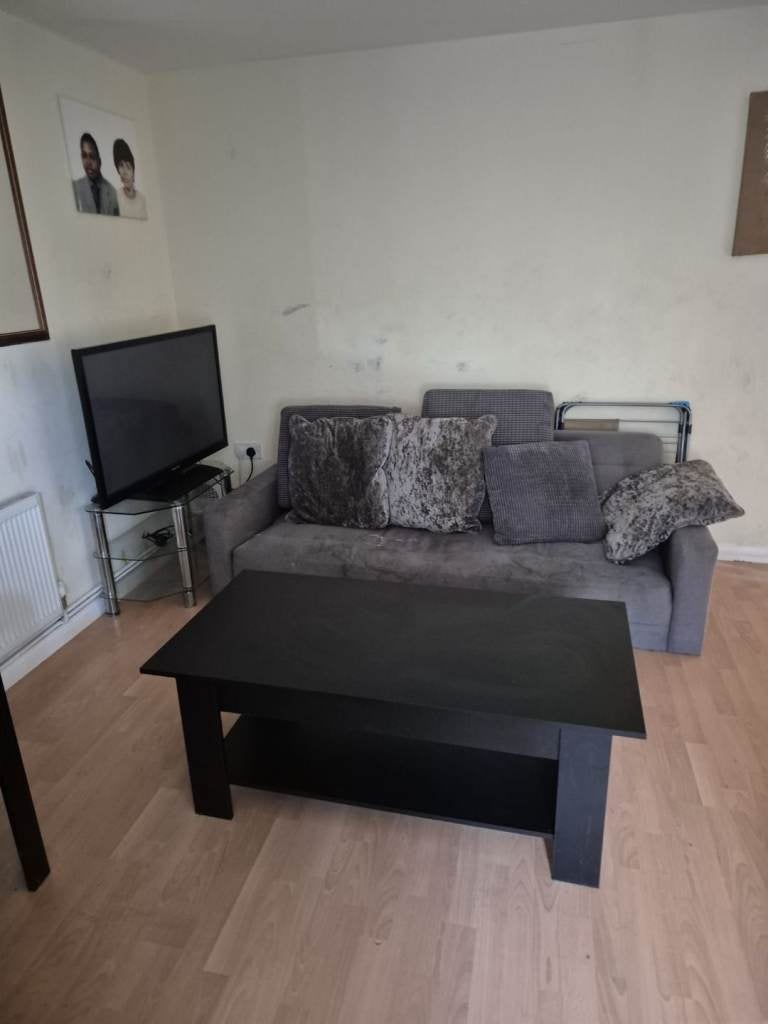 Flat Bulganak Road in Greater London