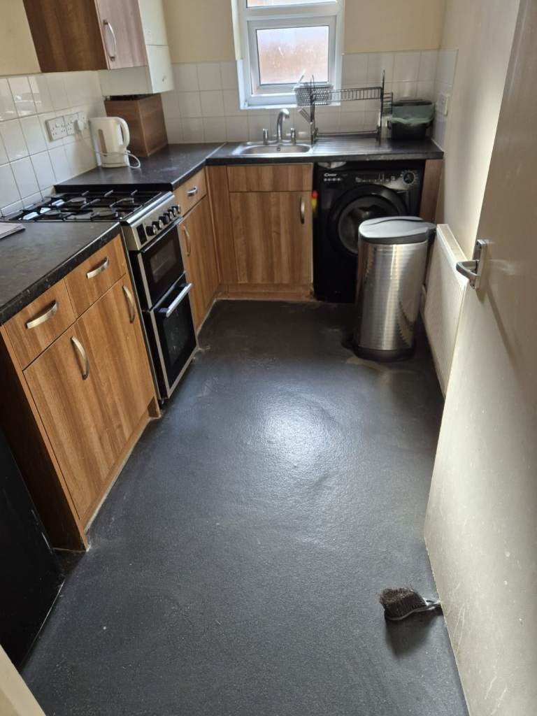 Flat Bulganak Road in Greater London