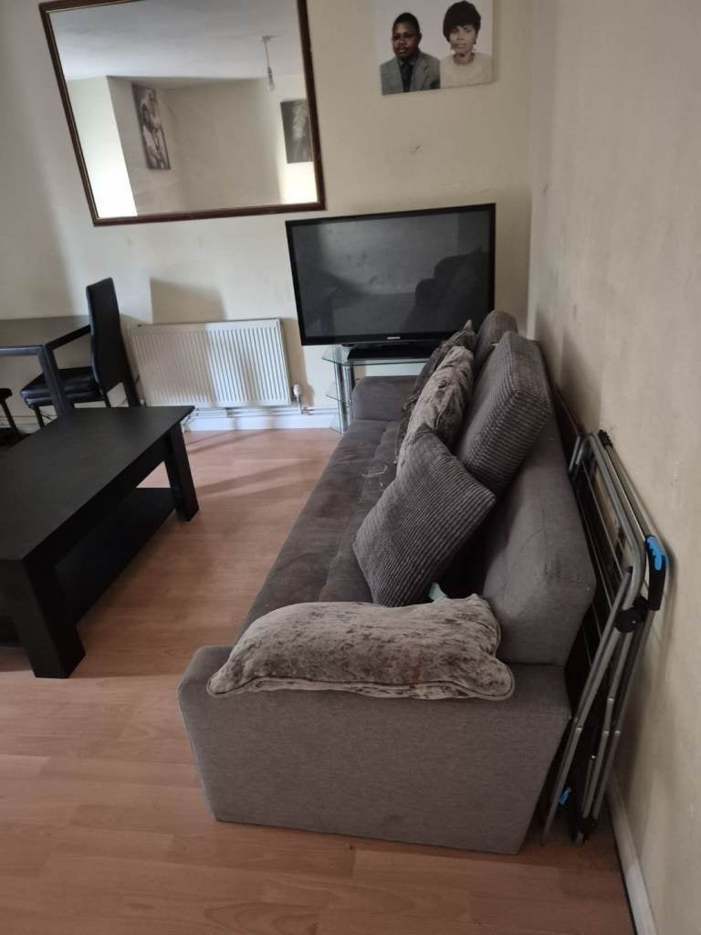 Flat Bulganak Road in Greater London