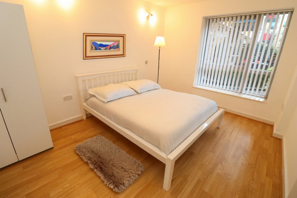 Room Globe Road in Greater London