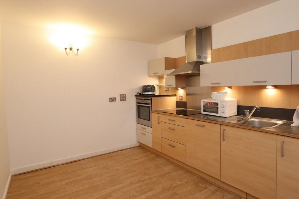 Room Globe Road in Greater London