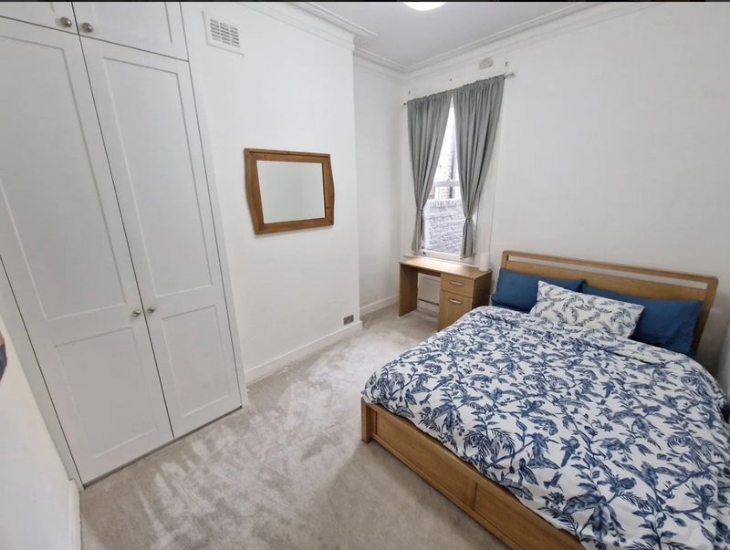 Room Mortimer Road in Greater London
