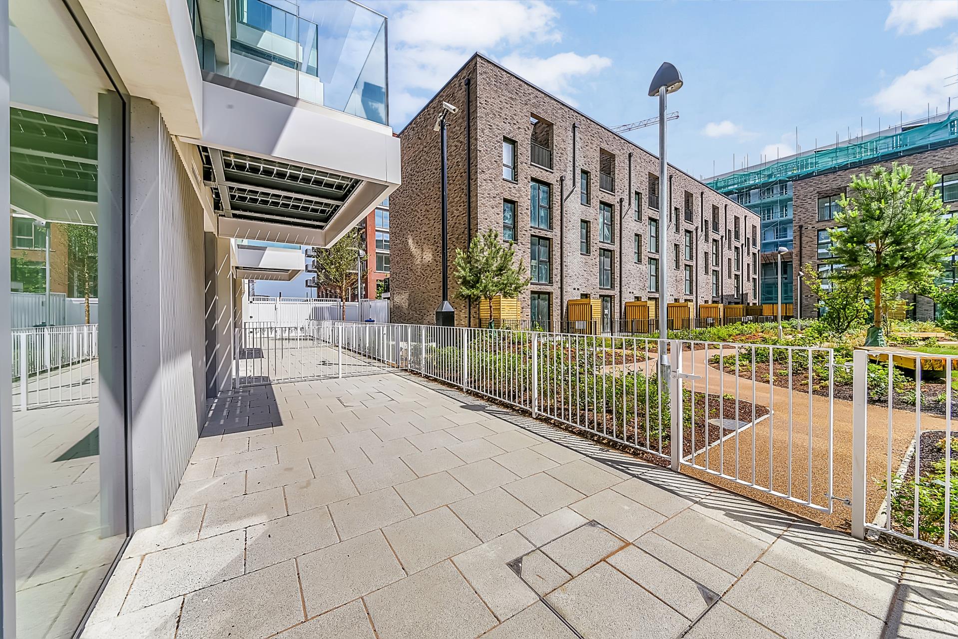 Flat Bonnet Street in Greater London